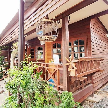 Happy Guesthouse Bungalow Sukhothai Exterior photo